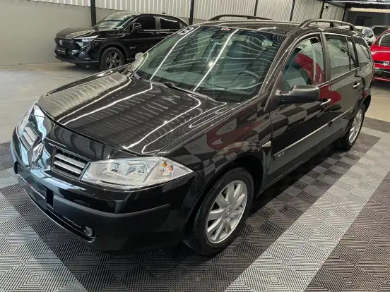 RENAULT-MEGANE-2012