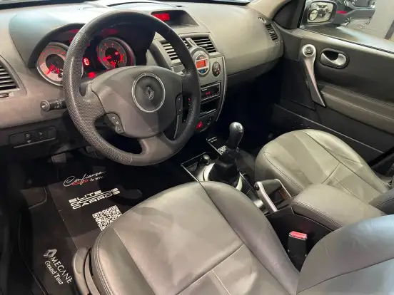 RENAULT-MEGANE-2012