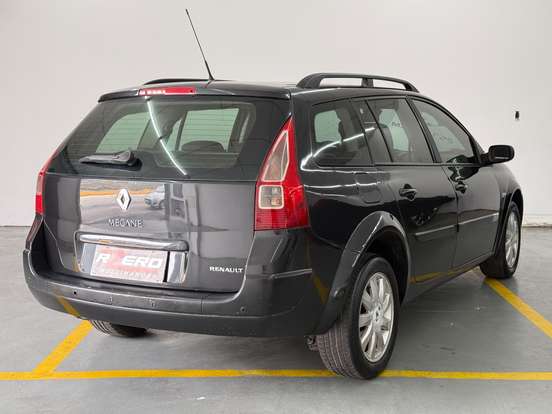 RENAULT-MEGANE-2012