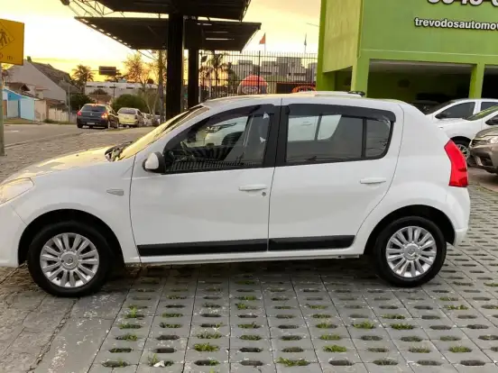RENAULT-SANDERO-1.6 PRIVILÉGE 16V FLEX 4P AUTOMÁTICO RENAULT-SANDERO-2011