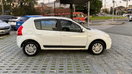RENAULT-SANDERO-1.6 PRIVILÉGE 16V FLEX 4P AUTOMÁTICO RENAULT-SANDERO-2011