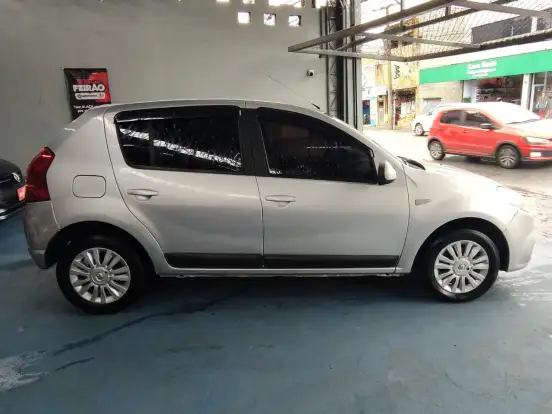 RENAULT-SANDERO-1.6 PRIVILÉGE 16V FLEX 4P AUTOMÁTICO RENAULT-SANDERO-2011