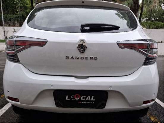RENAULT-SANDERO-2022
