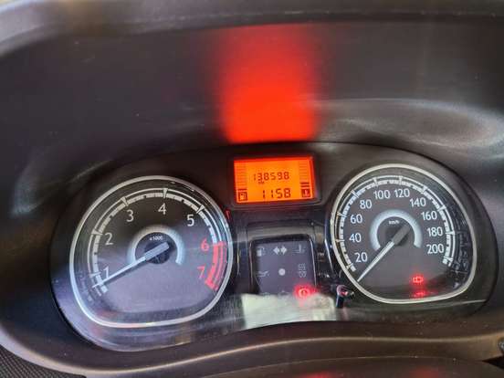 RENAULT-SANDERO-1.0 EXPRESSION 16V FLEX 4P MANUAL RENAULT-SANDERO-2011