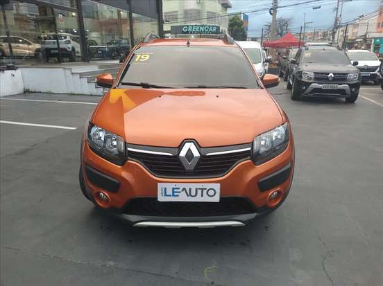 RENAULT-SANDERO-2018