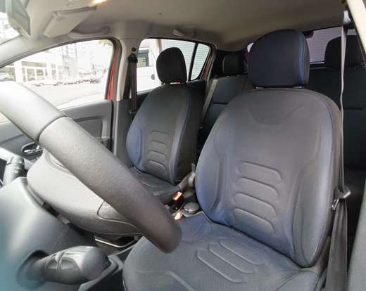 RENAULT-SANDERO-2015