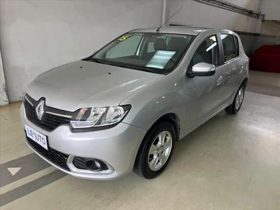 RENAULT-SANDERO-2014