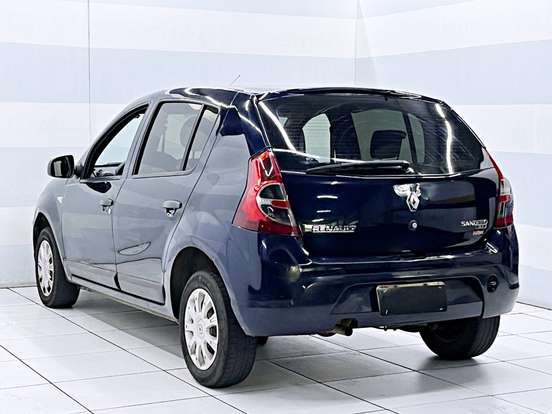 RENAULT-SANDERO-2009