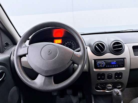 RENAULT-SANDERO-2009