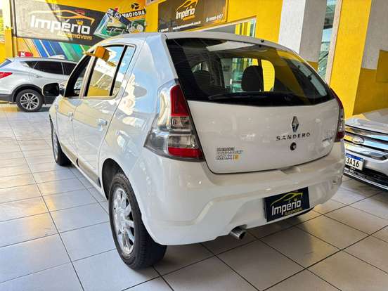 RENAULT-SANDERO-1.6 PRIVILÉGE 16V FLEX 4P AUTOMÁTICO RENAULT-SANDERO-2013