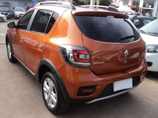 RENAULT-SANDERO-1.6 STEPWAY 8V FLEX 4P AUTOMATIZADO RENAULT-SANDERO-2015