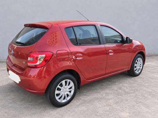 RENAULT-SANDERO-2017