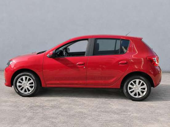 RENAULT-SANDERO-2017