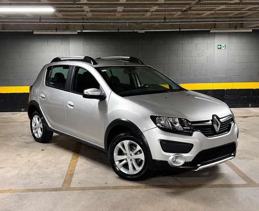 RENAULT-SANDERO-2015