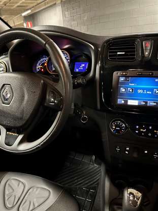 RENAULT-SANDERO-2015