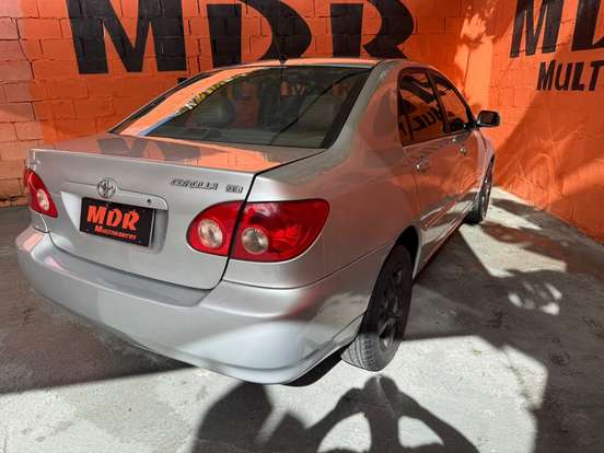 TOYOTA-COROLLA-2005