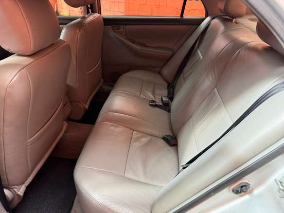 TOYOTA-COROLLA-2005