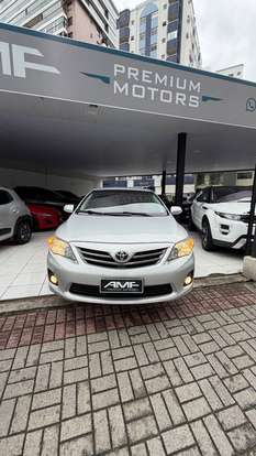 TOYOTA-COROLLA-2013