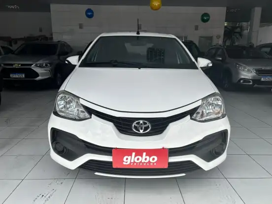 TOYOTA-ETIOS-2017
