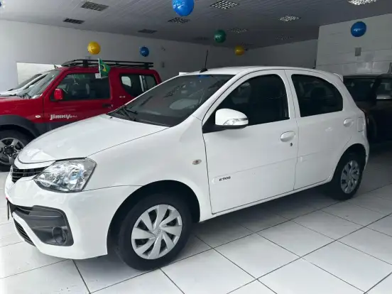TOYOTA-ETIOS-2017