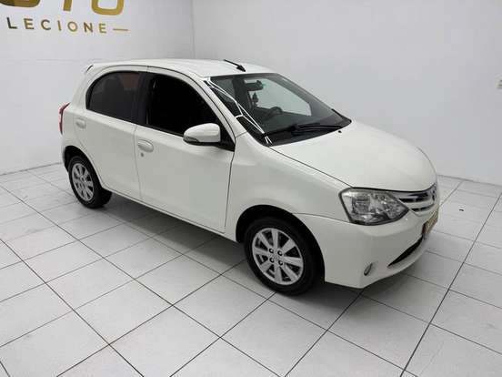 TOYOTA-ETIOS-2016