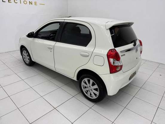 TOYOTA-ETIOS-1.5 XLS 16V FLEX 4P MANUAL TOYOTA-ETIOS-2016