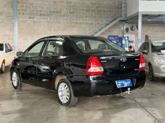 TOYOTA-ETIOS-2012