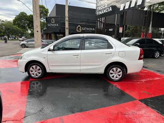 TOYOTA-ETIOS-2016