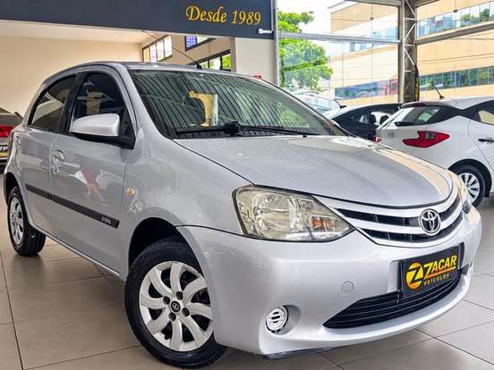 TOYOTA-ETIOS-1.5 XS 16V FLEX 4P MANUAL TOYOTA-ETIOS-2013