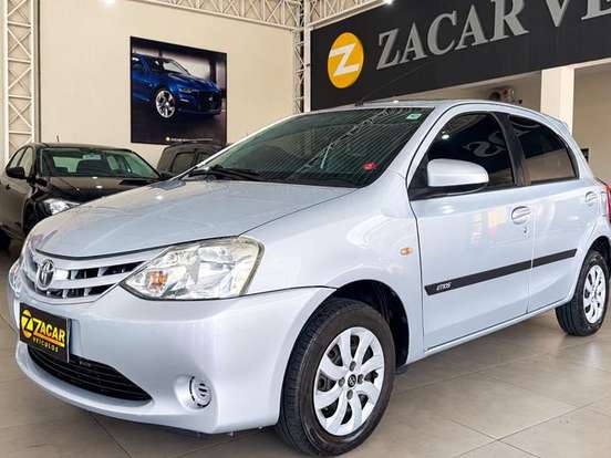 TOYOTA-ETIOS-1.5 XS 16V FLEX 4P MANUAL TOYOTA-ETIOS-2013
