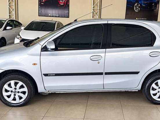 TOYOTA-ETIOS-1.5 XS 16V FLEX 4P MANUAL TOYOTA-ETIOS-2013