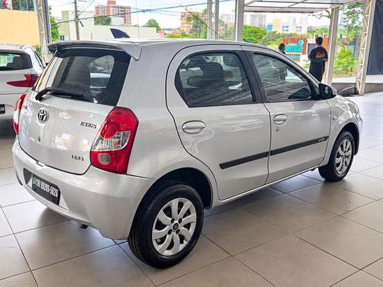 TOYOTA-ETIOS-1.5 XS 16V FLEX 4P MANUAL TOYOTA-ETIOS-2013