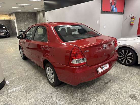 TOYOTA-ETIOS-2016
