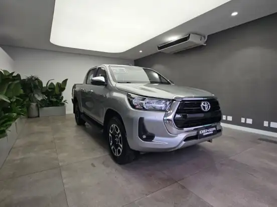 TOYOTA-HILUX-2.8 D-4D TURBO DIESEL CD SRV 4X4 AUTOMÁTICO TOYOTA-HILUX-2021