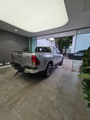 TOYOTA-HILUX-2021