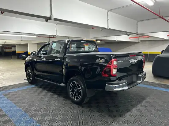 TOYOTA-HILUX-2.8 D-4D TURBO DIESEL CD SRX 4X4 AUTOMÁTICO TOYOTA-HILUX-2026