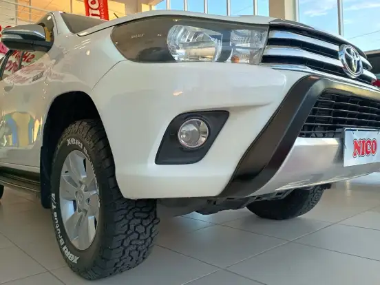 TOYOTA-HILUX-2.8 SRV 4X4 CD 16V DIESEL 4P AUTOMÁTICO TOYOTA-HILUX-2015