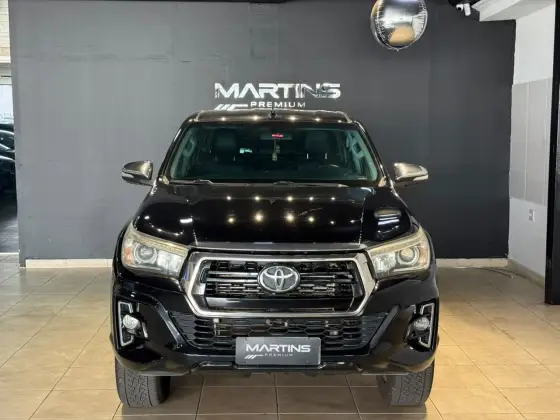 TOYOTA HILUX 2.8 SRX 4X4 CD 16V DIESEL 4P AUTOMÁTICO