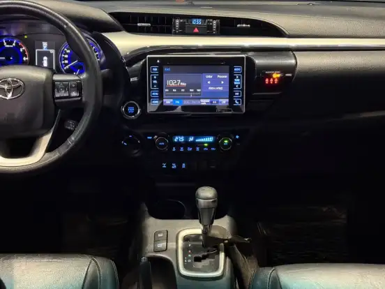 TOYOTA-HILUX-2.8 SRX 4X4 CD 16V DIESEL 4P AUTOMÁTICO TOYOTA-HILUX-2016