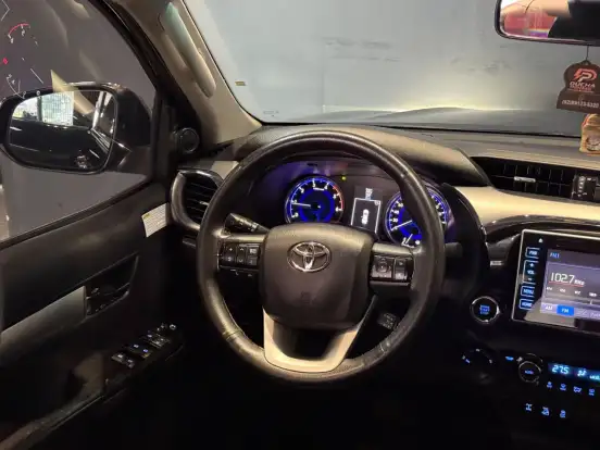 TOYOTA-HILUX-2.8 SRX 4X4 CD 16V DIESEL 4P AUTOMÁTICO TOYOTA-HILUX-2016