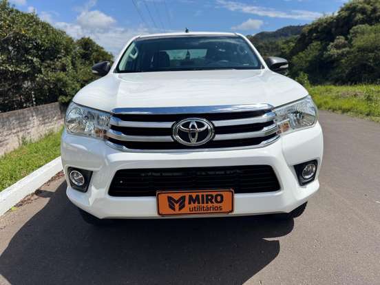 TOYOTA-HILUX-2.7 SR 4X2 CD 16V FLEX 4P AUTOMÁTICO TOYOTA-HILUX-2017