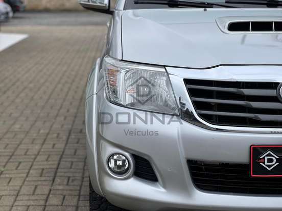 TOYOTA-HILUX-2013