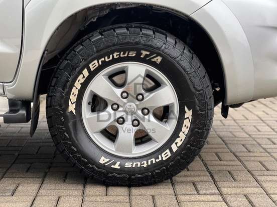 TOYOTA-HILUX-2013