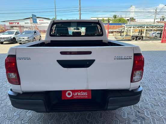 TOYOTA-HILUX-2024