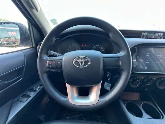 TOYOTA-HILUX-2024