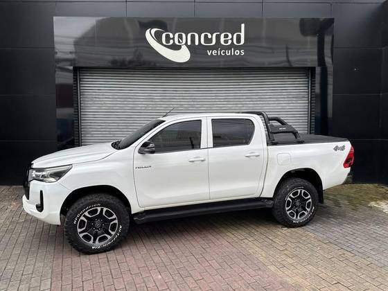 TOYOTA HILUX 2.8 D-4D TURBO DIESEL CD POWER PACK 4X4 MANUAL