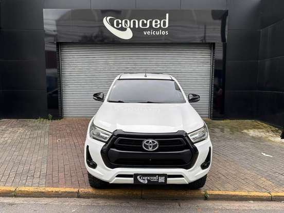 TOYOTA-HILUX-2021