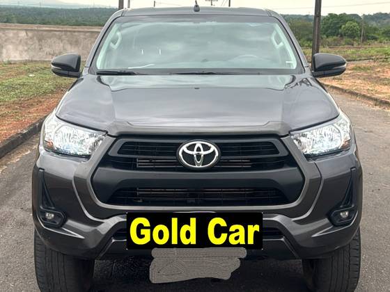 TOYOTA HILUX 2.8 D-4D TURBO DIESEL CD SR 4X4 AUTOMÁTICO