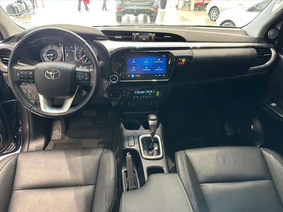 TOYOTA-HILUX-2.8 D-4D TURBO DIESEL CD SRV 4X4 AUTOMÁTICO TOYOTA-HILUX-2024