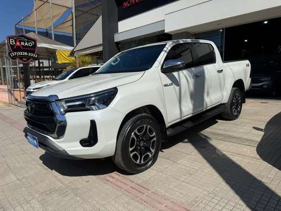 TOYOTA-HILUX-2.8 D-4D TURBO DIESEL CD SRX 4X4 AUTOMÁTICO TOYOTA-HILUX-2021